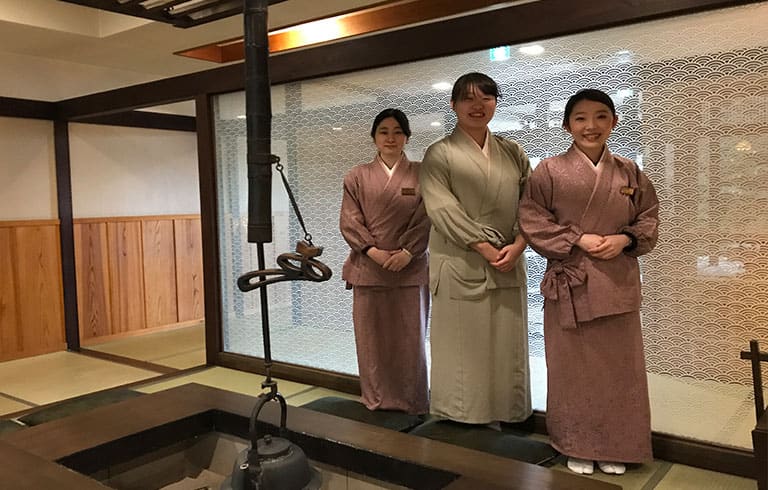 仲居・客室係（サムエ・二部式）